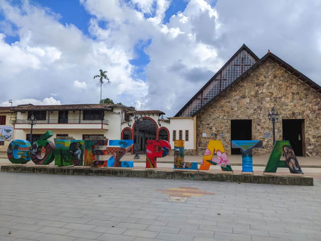 Photograph of the impressive church in the Main Square of Gómez Plata, Antioquia